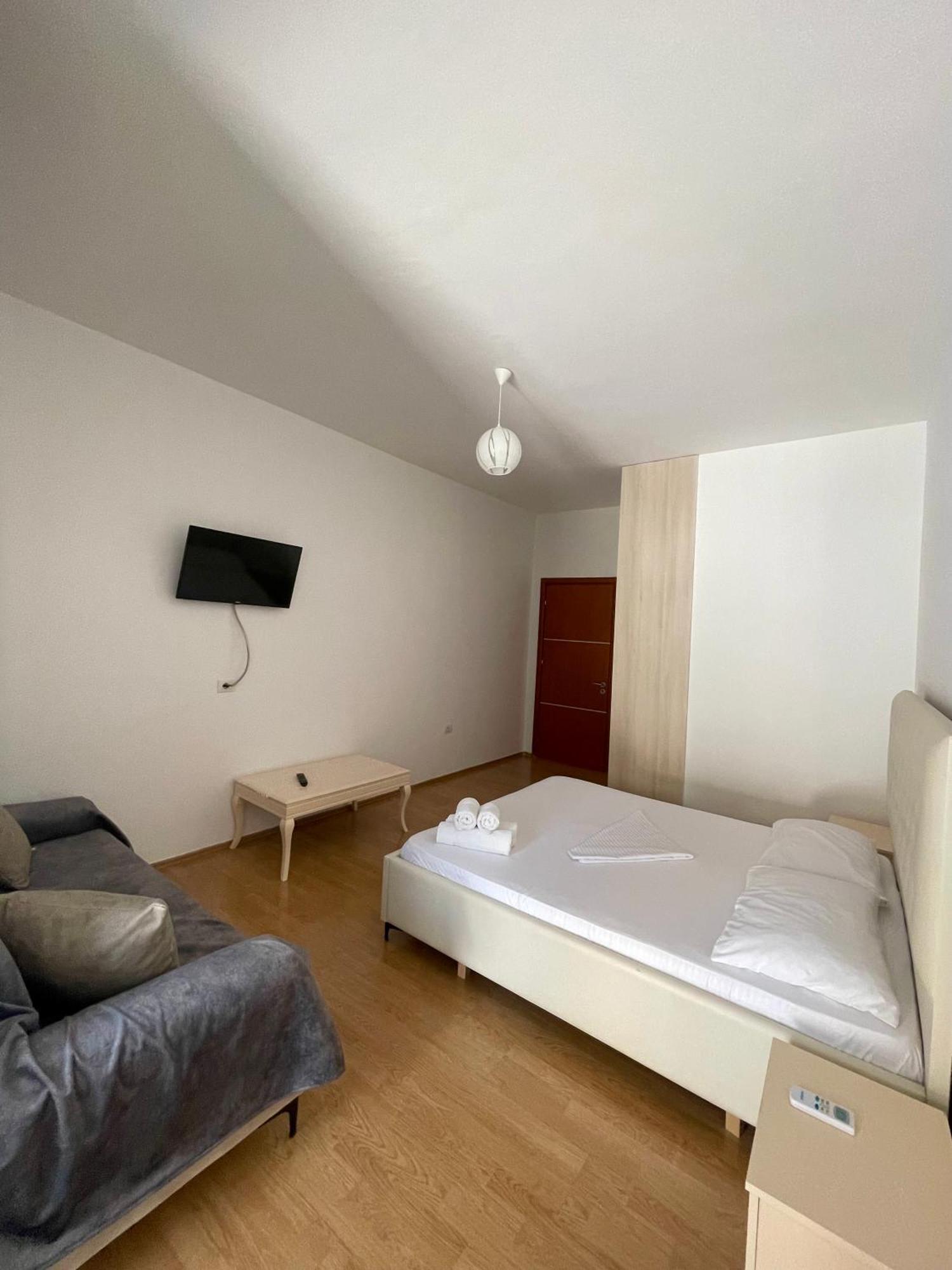 Keivi Guesthouse Sarande Ngoại thất bức ảnh