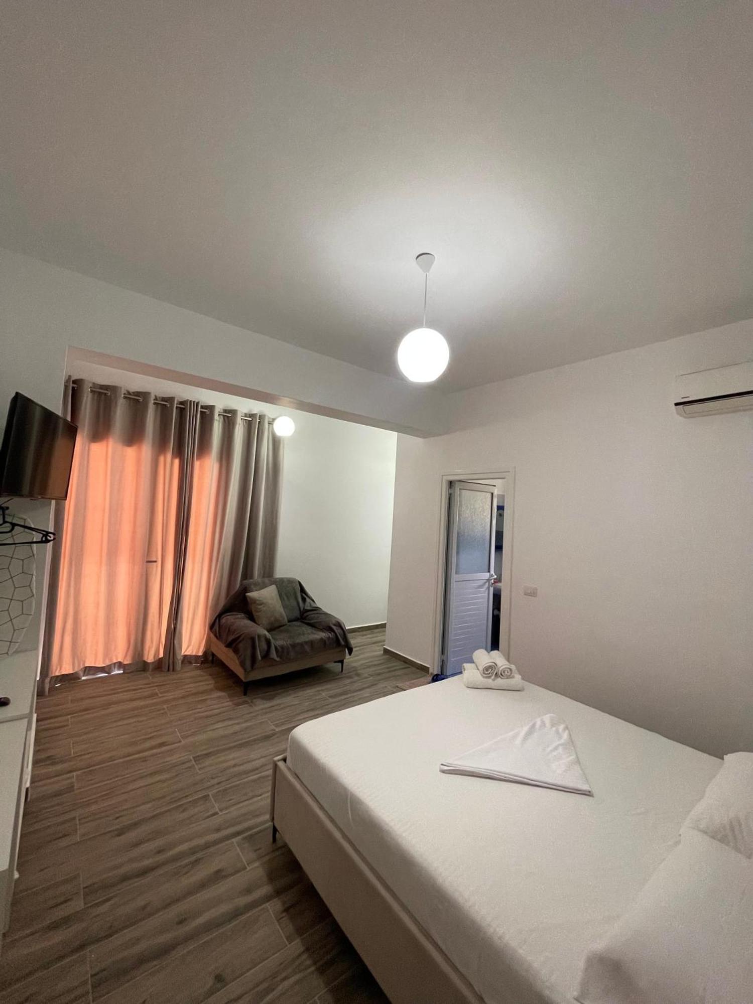 Keivi Guesthouse Sarande Ngoại thất bức ảnh