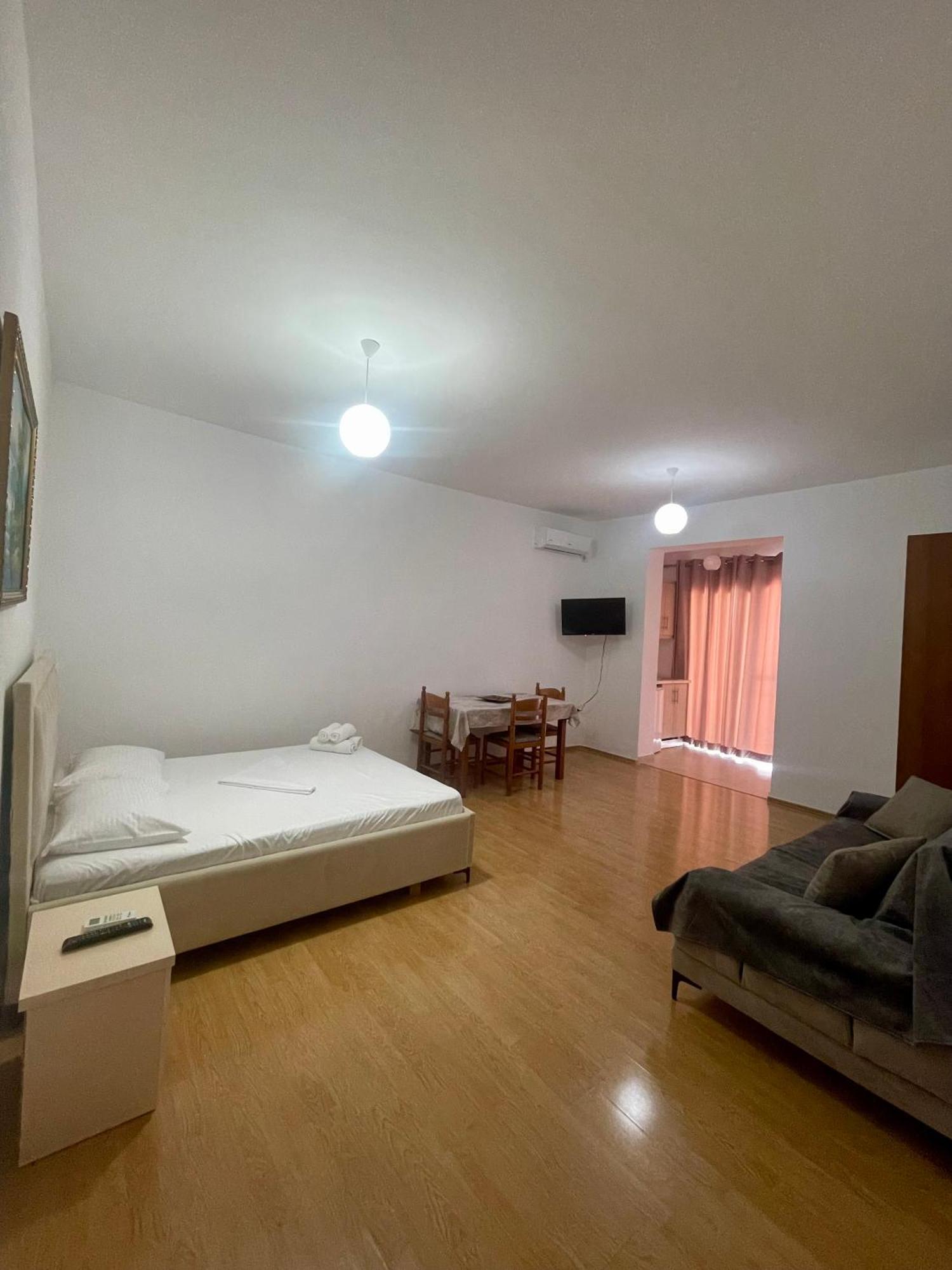Keivi Guesthouse Sarande Ngoại thất bức ảnh