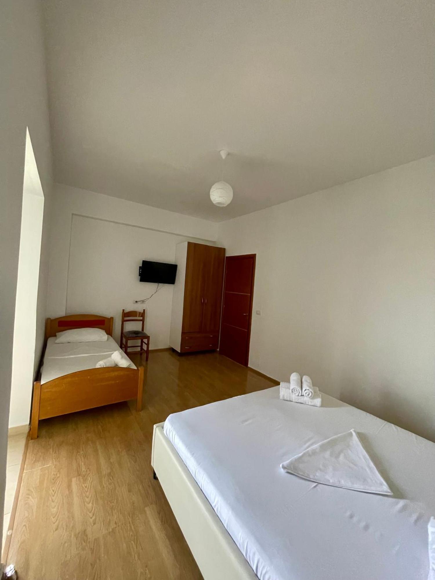 Keivi Guesthouse Sarande Ngoại thất bức ảnh